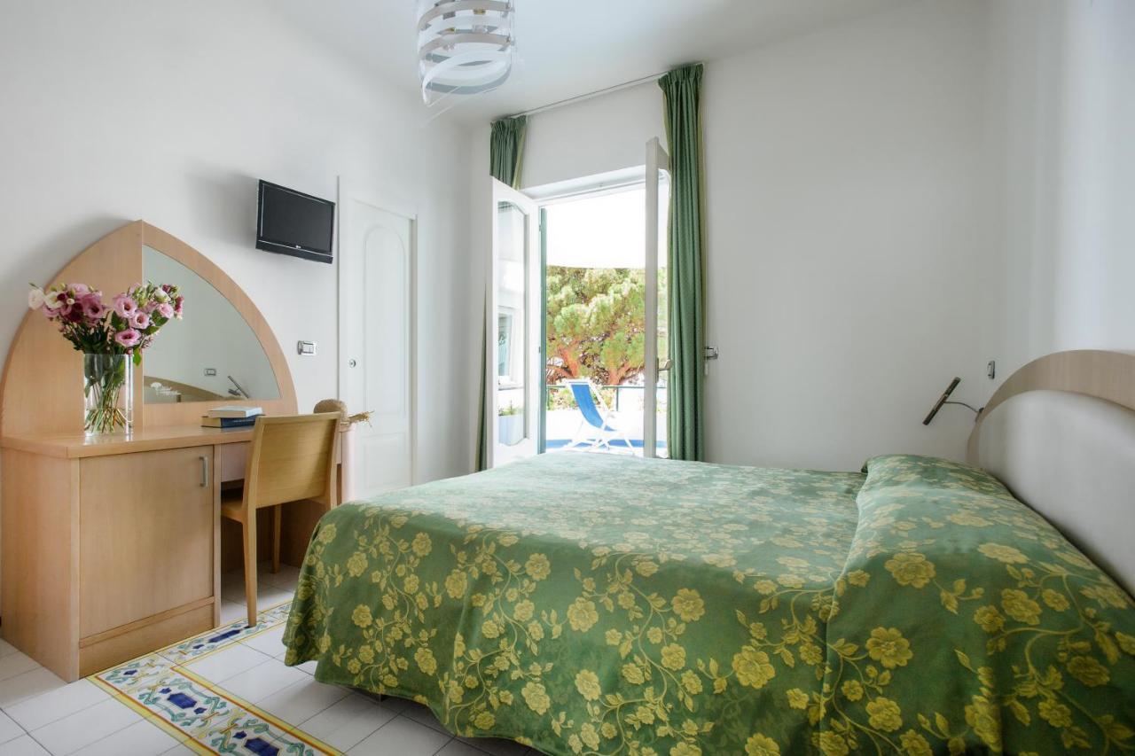 פראינו Hotel Il Pino מראה חיצוני תמונה