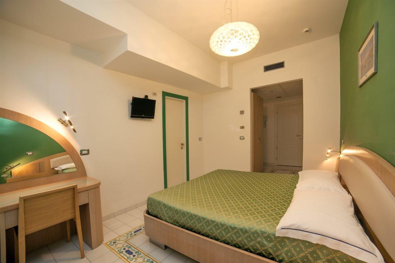 פראינו Hotel Il Pino מראה חיצוני תמונה